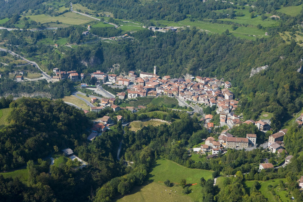 Quader Nidi Nel Verde Bienno Exteriér fotografie